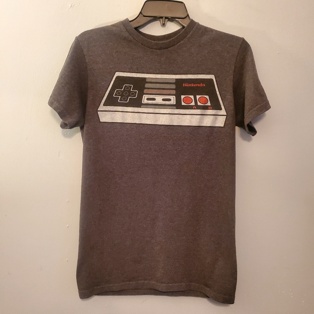 Men's Nintendo Controller T-Shirt size Small